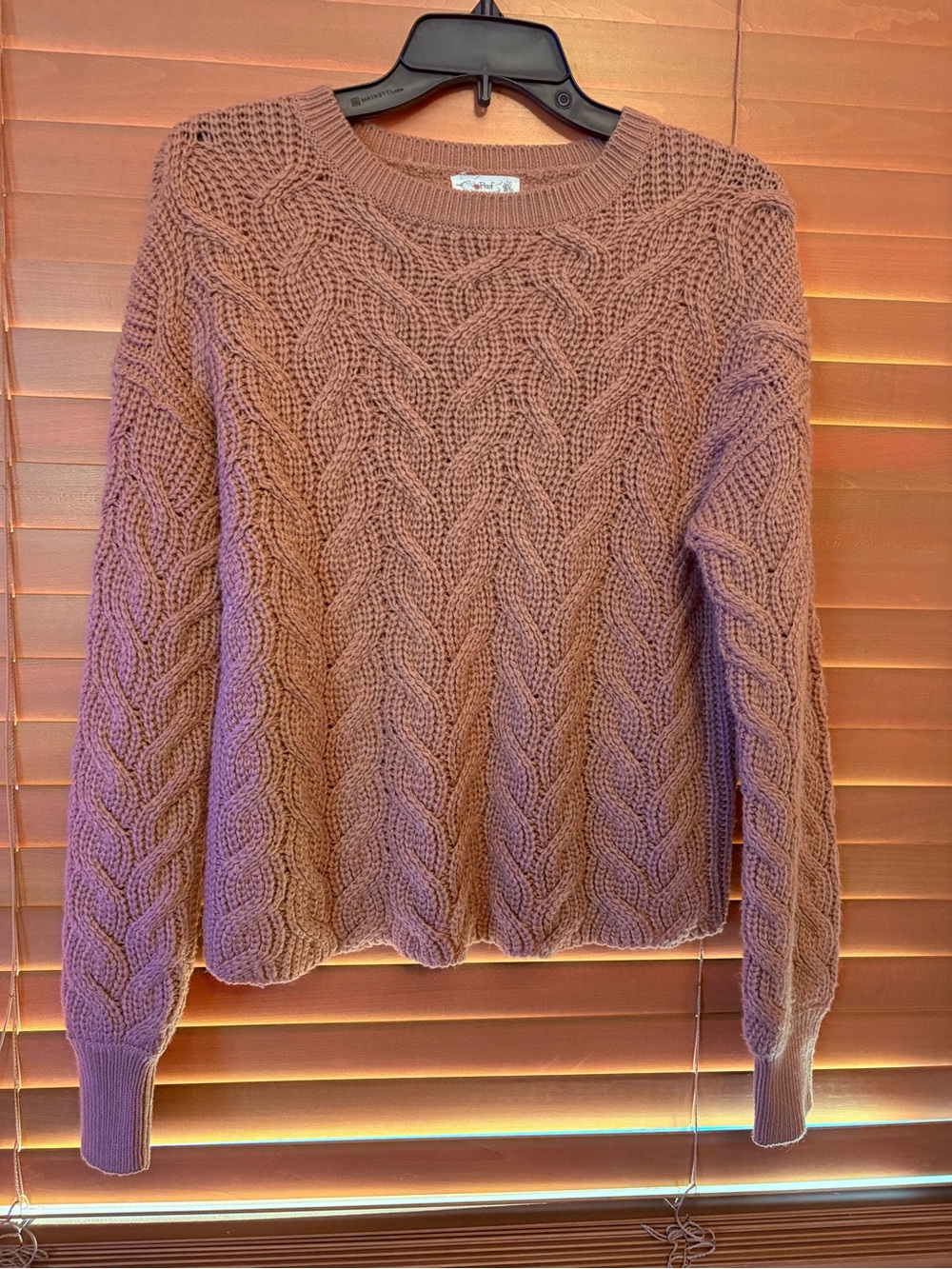 Cozy NWOT Tan Cable Knit Crewneck Sweater Size Small
